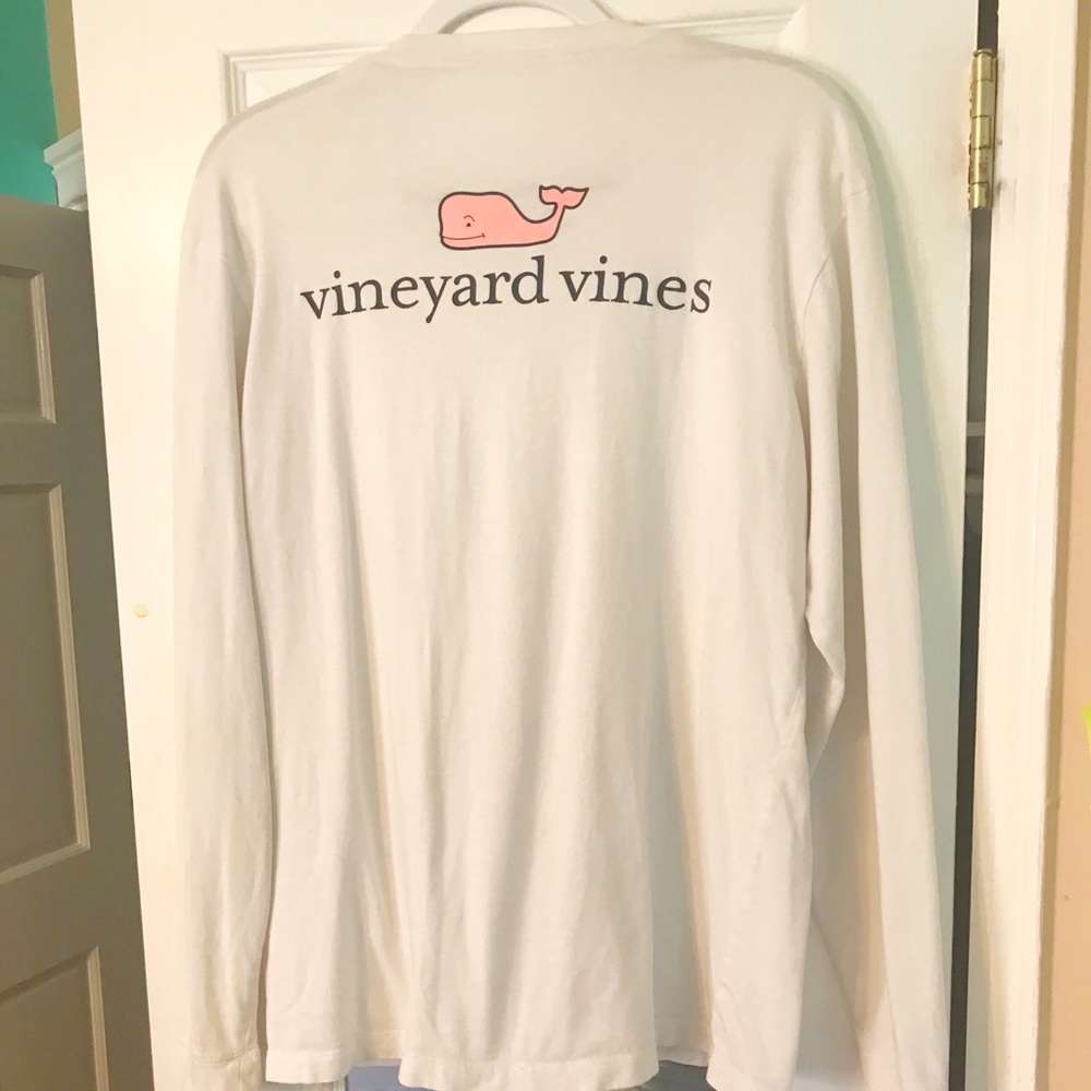 Men’s white Vineyard Vines Long Sleeve!